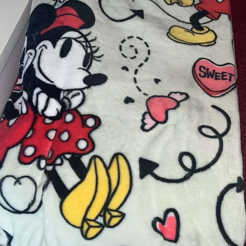 MICKEY & MINNIE MOUSE VALENTINE PLUSH THROW BLANKET, NWT